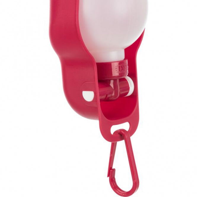 Flasche mit Trinknapf